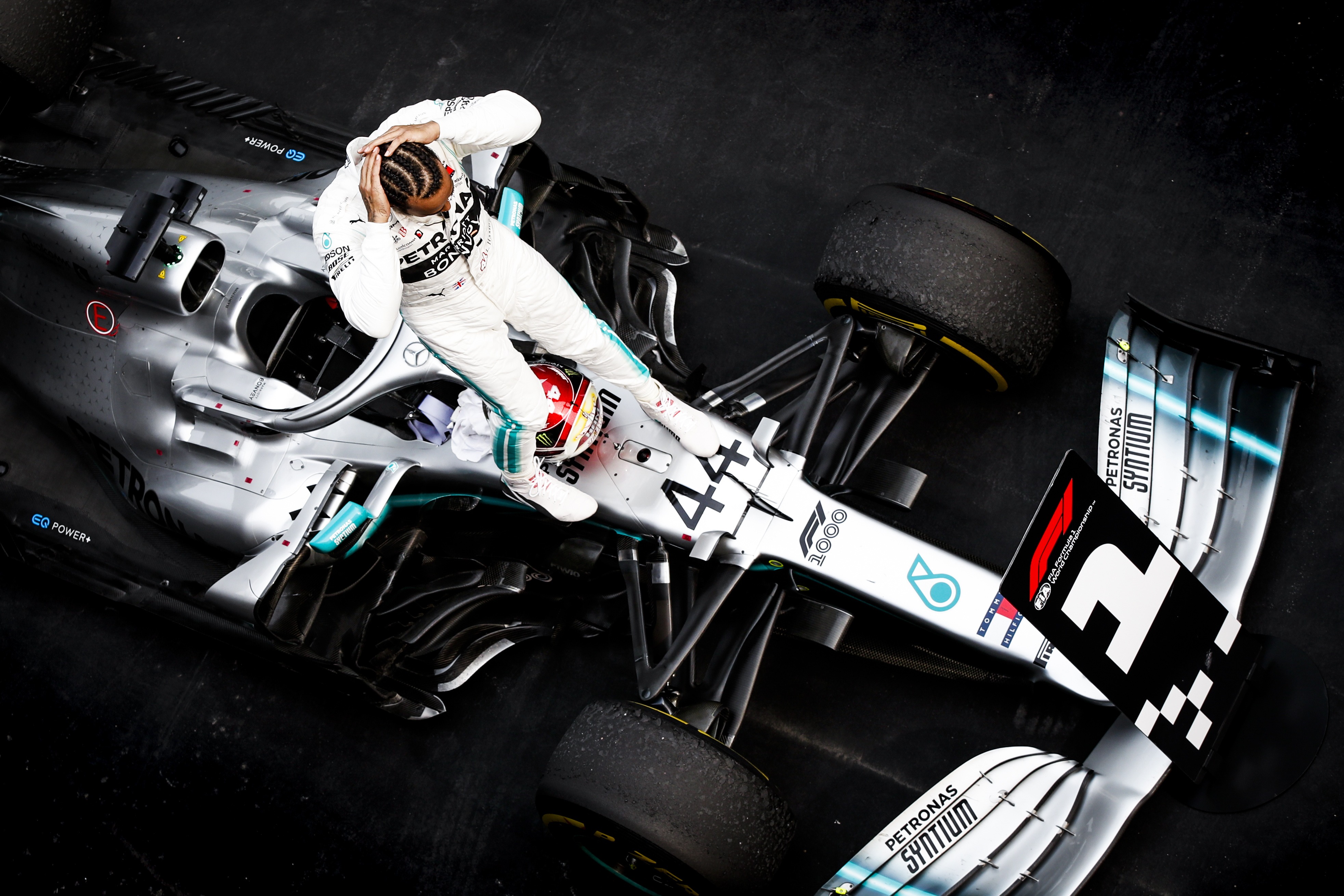 Lewis Hamilton wins F1's 1000th grand prix.