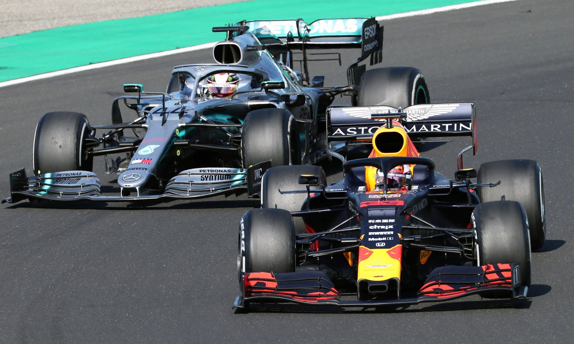 Max Verstappen and Lewis Hamilton in 2019.