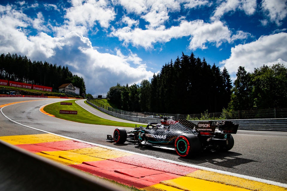 Lewis Hamilton heading up Eau Rouge in 2020.