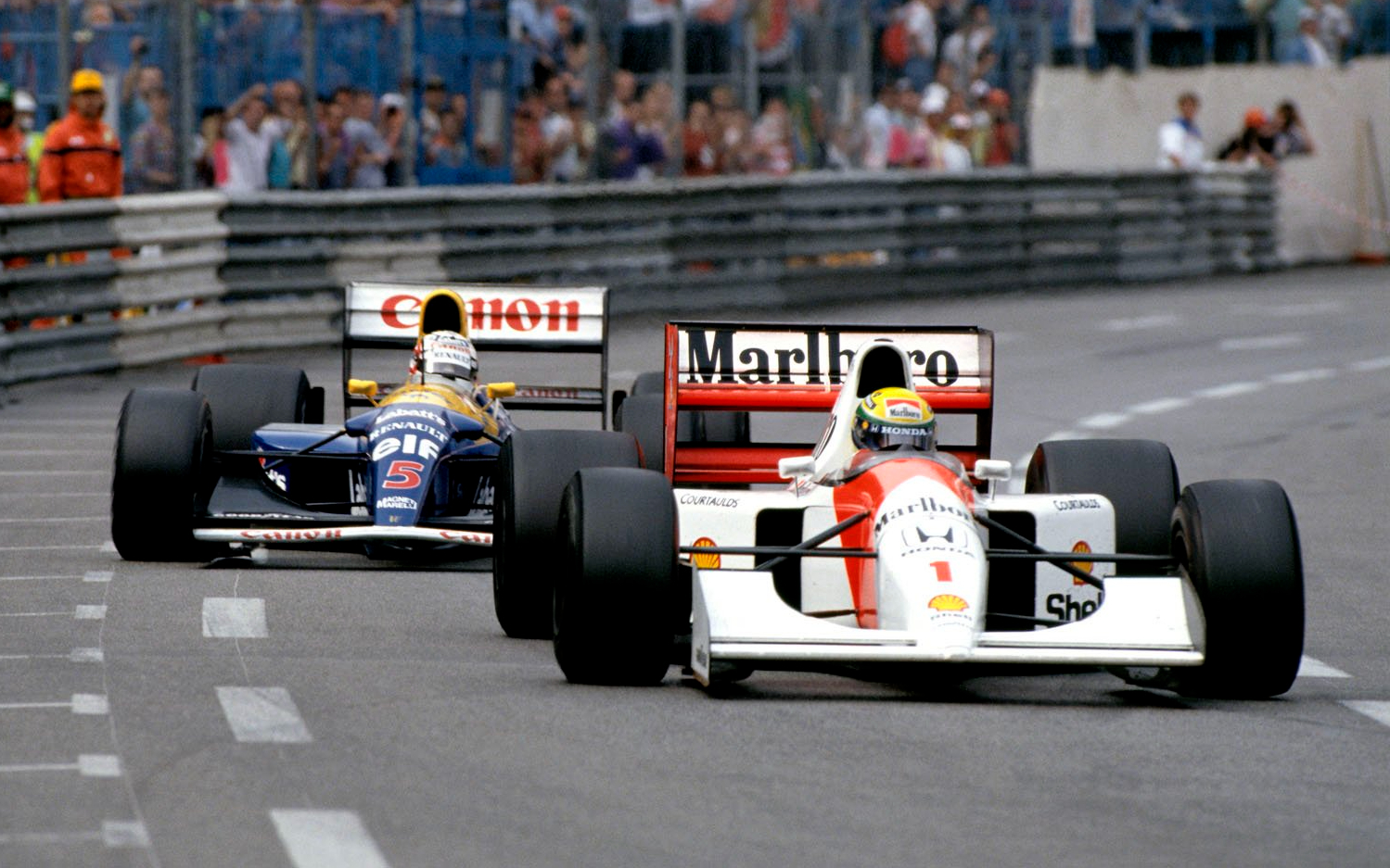 Nigel Mansell stalks Ayrton Senna at the 1992 Monaco Grand Prix.